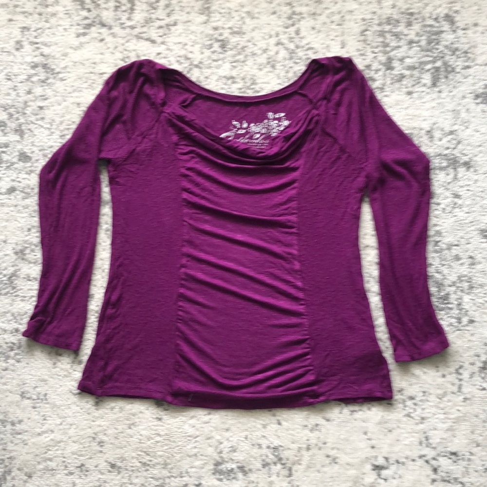 Scoop neck top